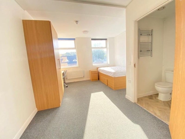 1887at638951823680000000